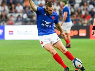 Camille Lopez salió lesionado del partido frente a Escocia