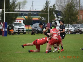 Floresta lo ganó en el final y se mantiene en el lote de los aspirantes al ascenso