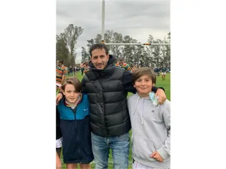 Santiago Gómez Cora: "Tenemos que empezar a naturalizar a la mujer como entrenadora. Gisela Acuña ya estaba en un gran momento como para estar en este grupo de staff"