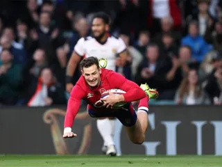 Inglaterra no tuvo piedad y goleó a Tonga