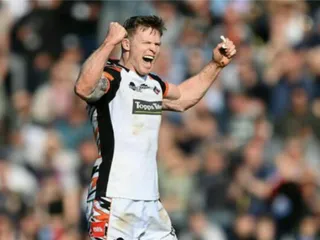 A LOS 35 AÑOS CHRIS ASHTON SE CONVIRTIÓ EN EL TRYMAN HISTÓRICO DE LA PREMIERSHIP