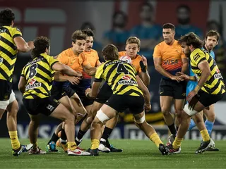 PEÑAROL LE GANÓ A JAGUARES POR 32 A 14 Y A UNA FECHA DEL FINAL DE LA ETAPA REGULAR SE ASEGURÓ EL PRIMER LUGAR DEL GRUPO