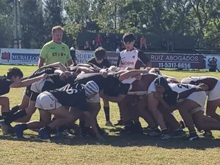 LANÚS VENCIÓ CON LO JUSTO A UNIVERSITARIO Y ES EL ÚNICO PUNTERO EN M15