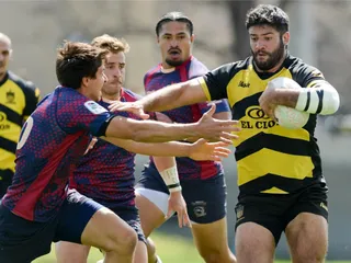 PEÑAROL REMONTÓ EN EL SEGUNDO TIEMPO Y SIGUE SIENDO LÍDER