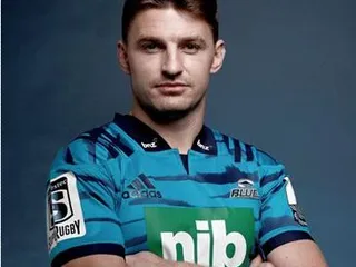 Beauden Barrett jugará en Blues
