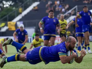 COBRAS DERROTÓ AL BICAMPEÓN PEÑAROL Y CONSIGUIÓ UN TRIUNFO HISTÓRICO EN EL DEBUT DEL TORNEO