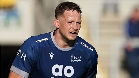 "ME AGARRÓ POR EL CUELLO, ROMPIÓ MIS GAFAS DE SOL Y ME HIZO UN CORTE EN LA PARTE SUPERIOR DEL OJO": LA DENUNCIA DE UN AFICIONADO A UN JUGADOR DE SALE SHARKS
