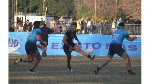 UNIVERSITARIO DE LA PLATA LE GANÓ A CUQ Y SIGUE COMO ÚNICO PUNTERO DEL CAMPEONATO