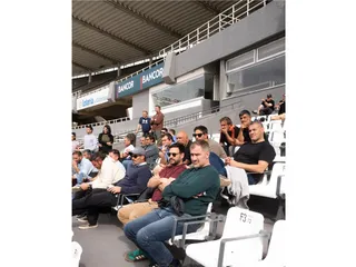 LOS PUMAS COMPARTIERON UN ENTRENAMIENTO Y UNA CHARLA CON EX PUMAS Y DOGOS EN EL ESTADIO KEMPES
