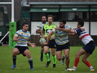 DEL SUR VENCIÓ A TIGRE Y QUEDÓ A UN PASO DEL ASCENSO
