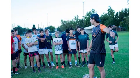 TARUCAS VISITÓ CLUBES TUCUMANOS Y COMPARTIÓ UNA JORNADA FORMATIVA