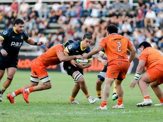 PEÑAROL RESURGIÓ EN TUCUMÁN PARA PENSAR EN LA CLASIFICACIÓN