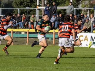 LOMAS LE GANÓ CON COMODIDAD A OLIVOS Y MIRA A TODOS DESDE LO MÁS ALTO DE LA TABLA