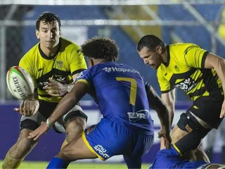 PEÑAROL LE GANÓ CON AUTORIDAD A COBRAS EN BRASIL