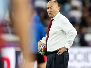 Eddie Jones: “Cada vez que despierto, la copa está en frente mío”