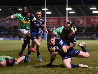 Sale Sharks superó ampliamente a Harlequins y trepa posiciones en la Premiership