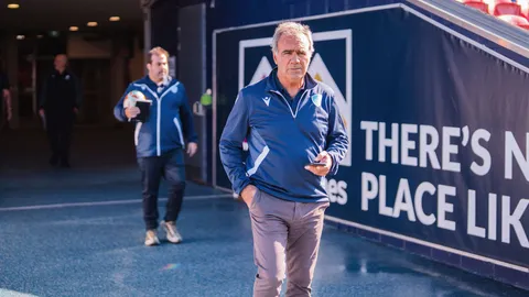 URUGUAY SE PREPARA PARA PARTICIPAR DE LA COPA DEL MUNDO Y SU HEAD COACH VIAJÓ A AUSTRALIA