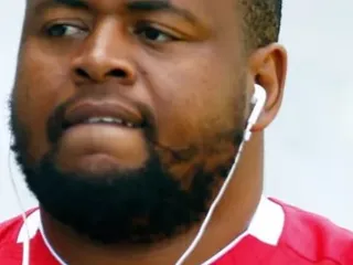 ASENATHI NTLABAKANYE FUE SUSPENDIDO POR DOPING POSITIVO