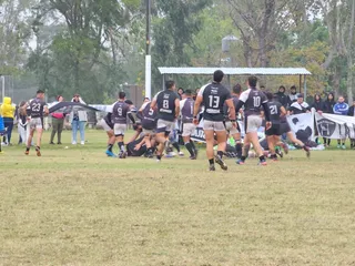 FLORESTA HIZO PATA ANCHA EN LA LONJA, VENCIÓ A SAN JOSÉ Y LO SUPERÓ EN LAS POSICIONES