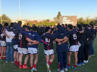 SAN LUIS HUNDIÓ A UNIVERSITARIO DE LA PLATA Y QUIERE PELEAR POR EL ASCENSO AL TOP 14