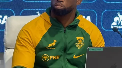 EL CAPITÁN SIYA KOLISI LESIONADO NUEVAMENTE, DEBIÓ ABANDONAR LA CANCHA Y ES DUDA PARA JUGAR ANTE NUEVA ZELANDA EL 22 DE AGOSTO