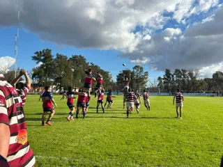 LOS MOLINOS VENCIÓ EN SU VISITA A DAOM PARA METERSE DE LLENO EN LA LUCHA POR EL SEGUNDO ASCENSO