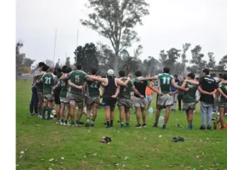 Los Pinos dio el golpe de la fecha y venció a Atlético y Progreso