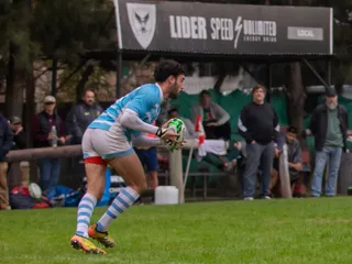 Ciudad de Buenos Aires le ganó al campeón San Carlos, pero no le alcanzó para clasificarse a los playoffs