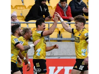 Hurricanes va por la revancha frente a Blues