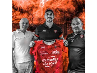 Etzebeth renovó con Toulon