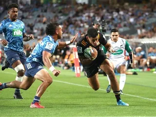 Chiefs desaprovechó sus oportunidades y no pudo ante Blues