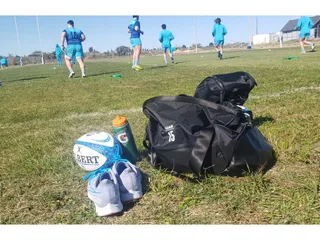 Argentina XV ya entrena en tierras charrúas