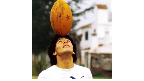 Nuestro homenaje a Diego Armando Maradona